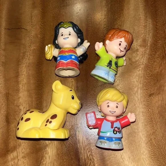Lot Of 4 Fisher Price Little People Wonder Women Driver Emily‎ Eddie Leopard