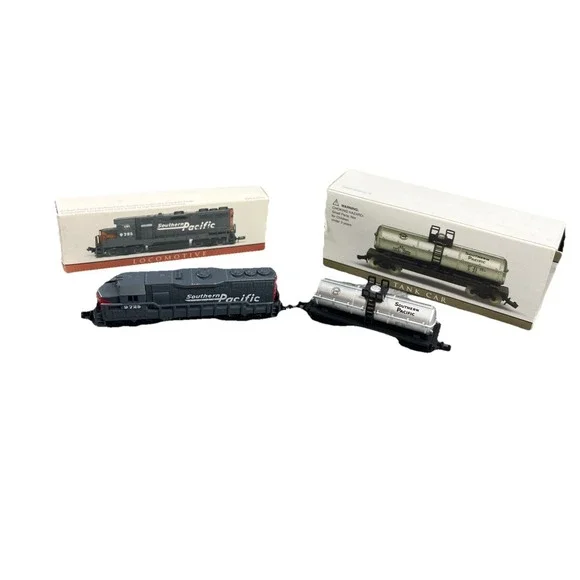 Southern Pacific Locomotive + Tank Car RR # 9794 GP-60‎ Train Set Lot of 2 NEW