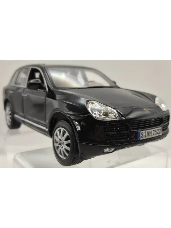 Maisto Porsche Cayenne 1:18 Diecast Model SUV Black Opening Doors Hood Trunk VTG