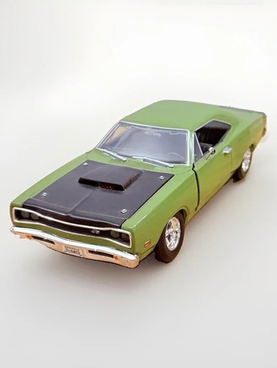 Diecast 1969 Dodge Coronet Super Bee Green Scale Model  1:24