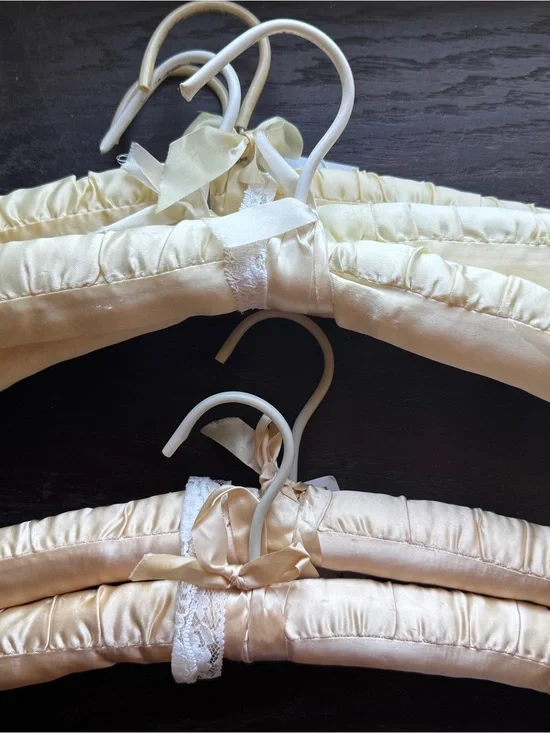 Vintage satin hangers with bow