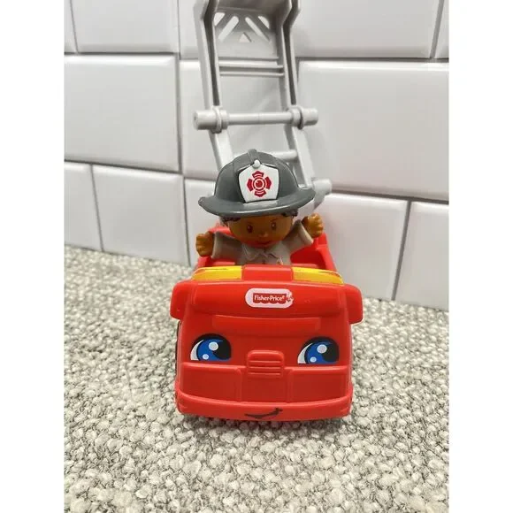 Fisher Price‎ Little People Fire Truck Plus Person Nice Set Preschool Early Fun