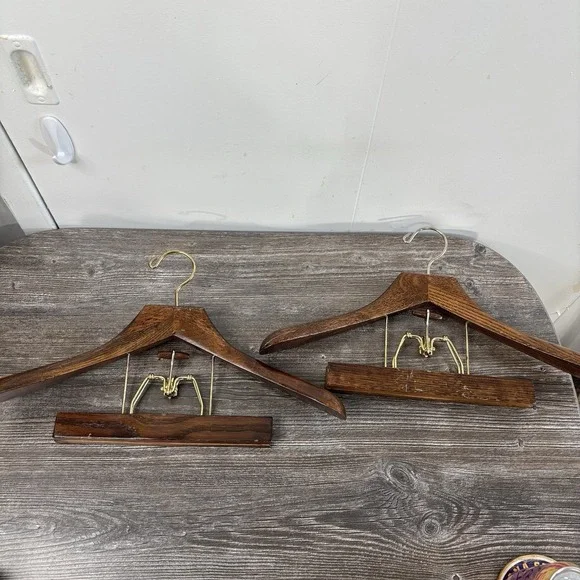 Vintage The Setwell Style 18 Inch Wooden Heavy Duty Suit Valet Hanger Wood‎