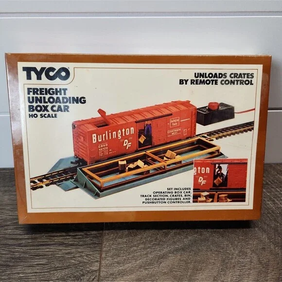 Vtg Tyco 930 Freight Unloading Box Car Sealed NIB HO Scale