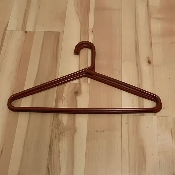 2 Plastic Clothing Hangers Clothes Hangers