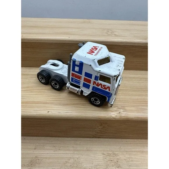 1981 vintage‎ Matchbox ~ Kenworth Semi Truck, NASA Transport