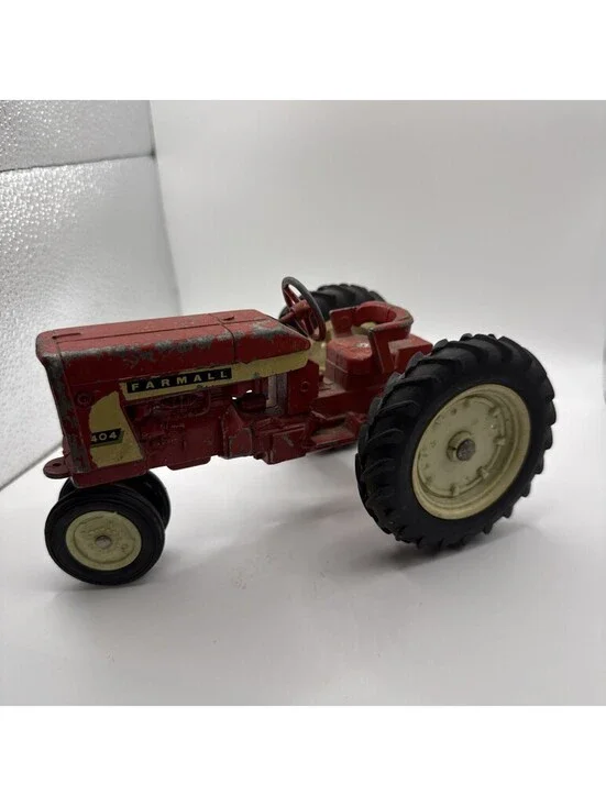 ERTL IH FARMALL 404 TRACTOR WHITE RIM NARROW FRONT
