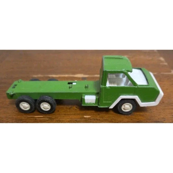 Tootsietoy Green Flatbed Truck Diecast USA - 5.5 Inches Long 1970 Vintage
