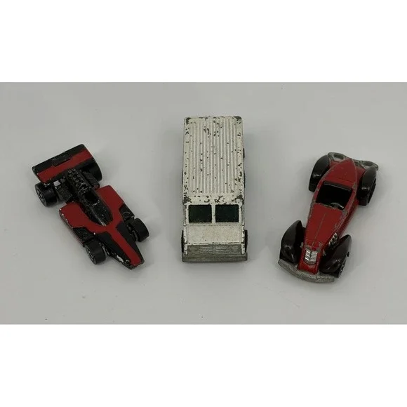 Vintage Hot Wheels Lot of 3 Cars Formula 5000 Auburn 852 and Van