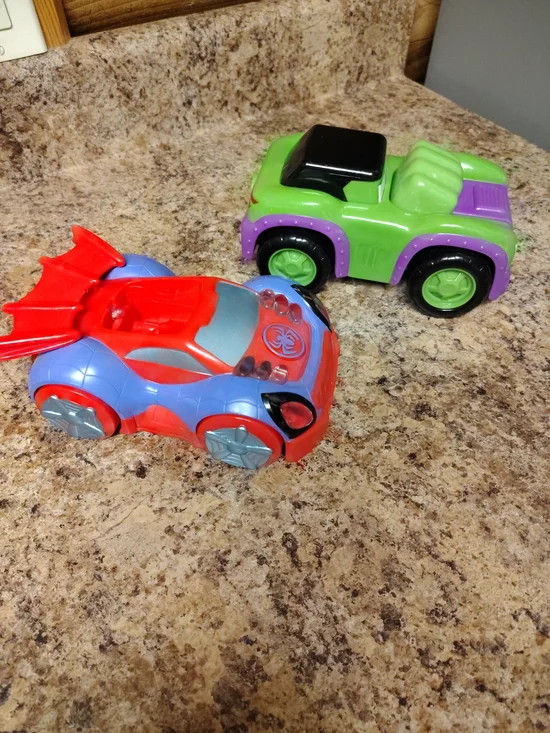 SpiderMan And Hulk  - Plastic Racing Vehicle