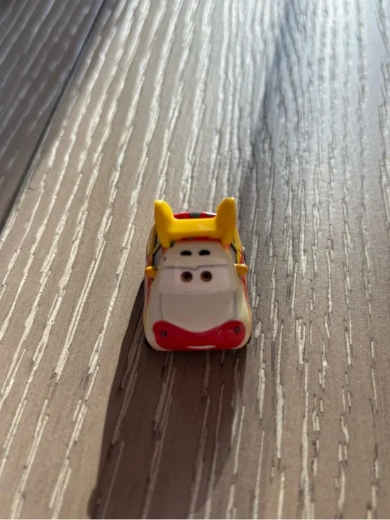Disney Pixar Cars Roadette Mini Racers Metal Vehicle