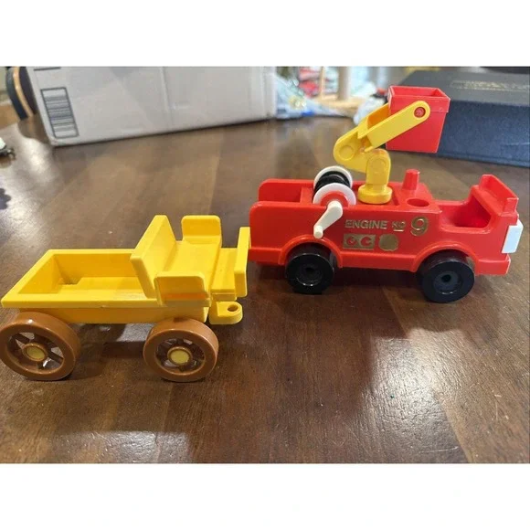 1975 Gabriel Wannabes Wagon And Fire truck