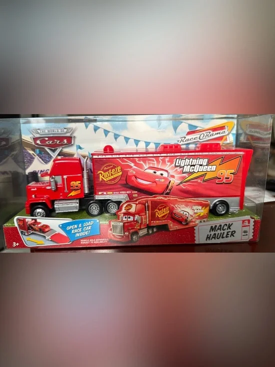 Disney/ Pixar Cars Red Lightning McQueen Mack Hauler Toy Truck