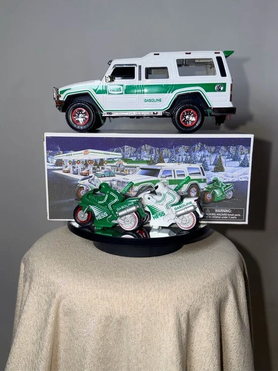 2004 Hess Toy Truck 40th Anniversary Sport Utility Vehicle & Motorcycles