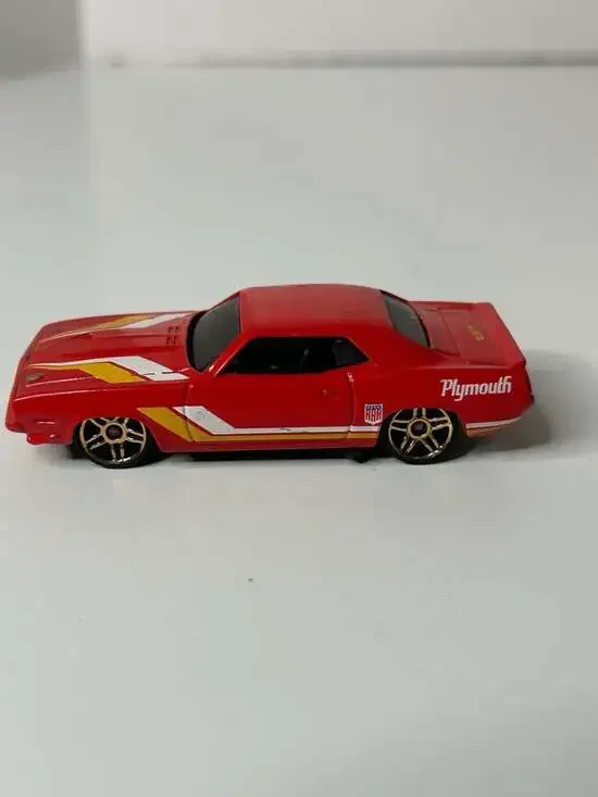 Hot Wheels 2016 Muscle Mania 5/10 '70 Plymouth AAR Cuda Red Diecast