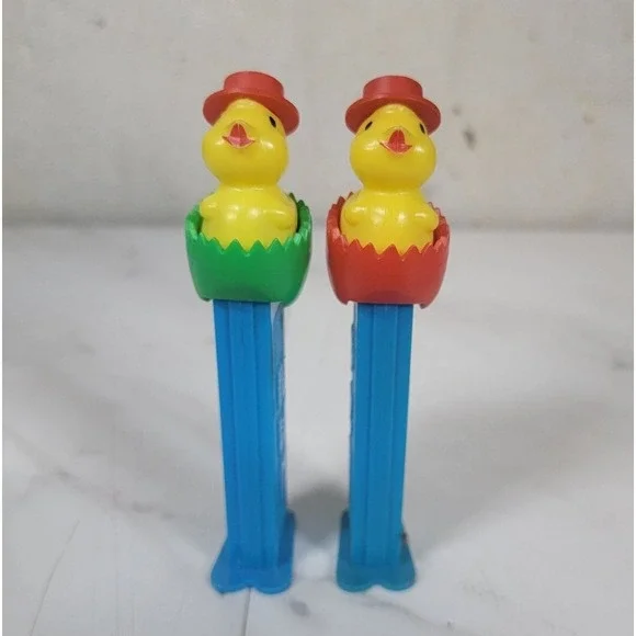 Chick in an Egg Vintage Pez Candy Dispenser‎ (with feet)