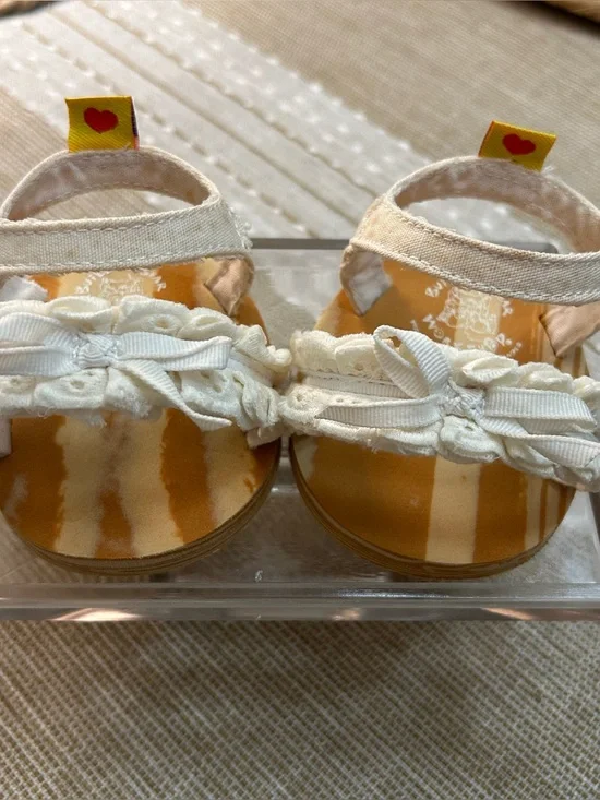 Build-A-Bear Workshop Cream Broderie Anglaise White Ruffle Bow Sandals Shoes EUC