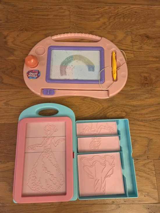 Melissa & Doug Design Activity Kit & Magnetic Doodle