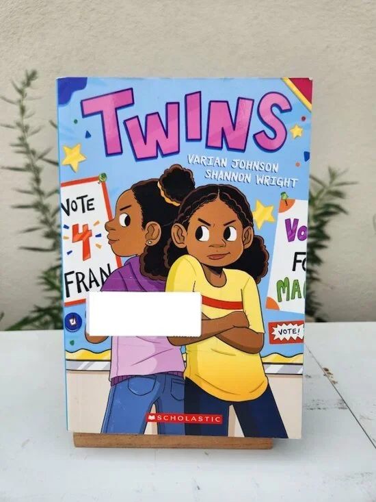 Twins by Varian JohnsonGraphic Novel Comicbook Comic Book Paperback Print length