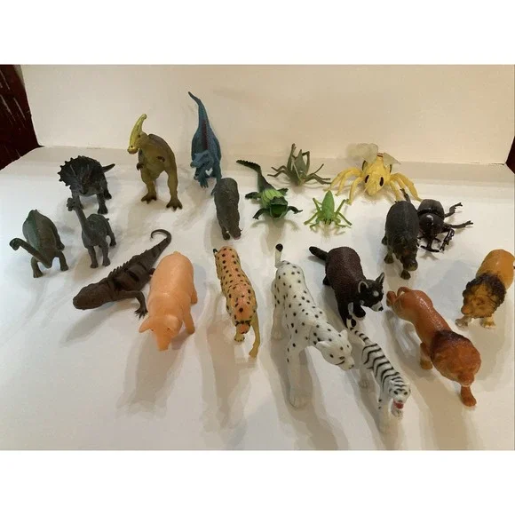 Lot Of 20 Large Plastic Zoo Play Toy Animals Bugs Dinosaurs  Jungle Pig