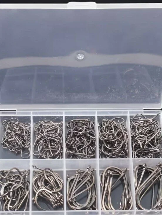 320 Piece Assorted Fishing Hook Kit In Clear Compartment  Box