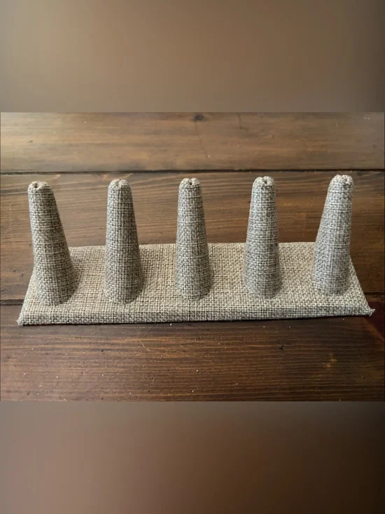 Burlap Five-Cone Ring Display - Neutral Brown