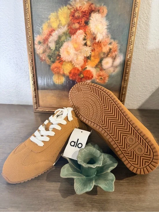 ALO Yoga Men's Suede Sneakers in Tan with White Laces