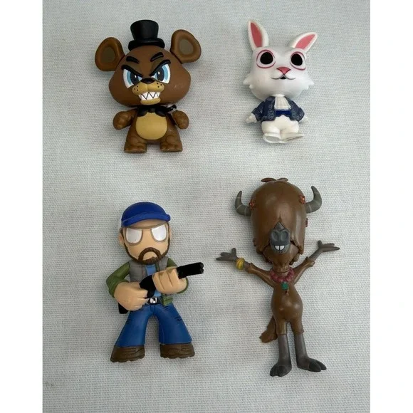 Funko‎ Mystery Mini Lot Supernatural Bobby Singer Yak FNAF Freddy Disney Rabbit