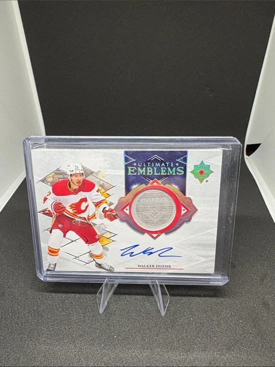Upper Deck Ultimate Emblems Walker Duehr Hockey Trading Card Auto