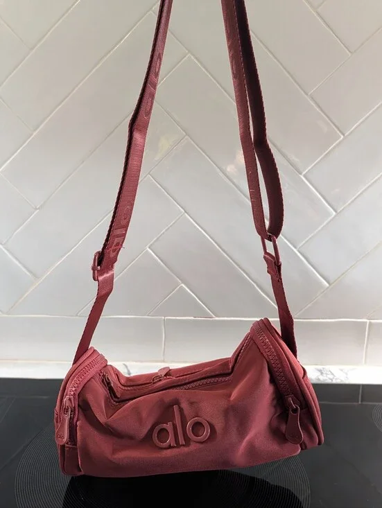 ALO Yoga Women's Mauve Crossbody Shoulder Bag