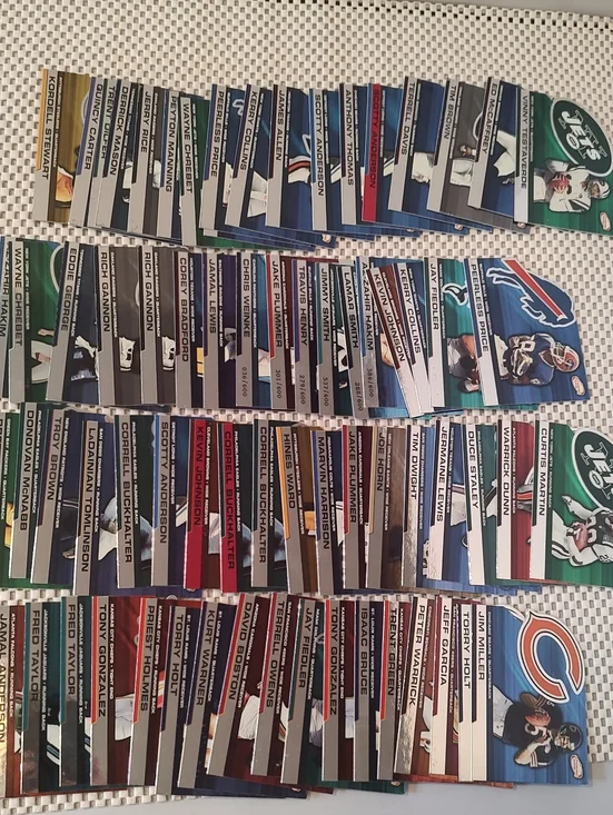 70 Football 2002 Trading Cards