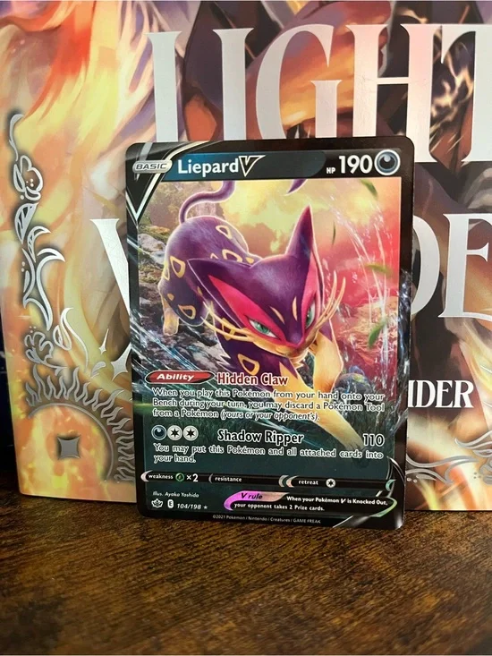 Liepard V Card Pokemon Chilling Reign Ultra Rare 104/198
