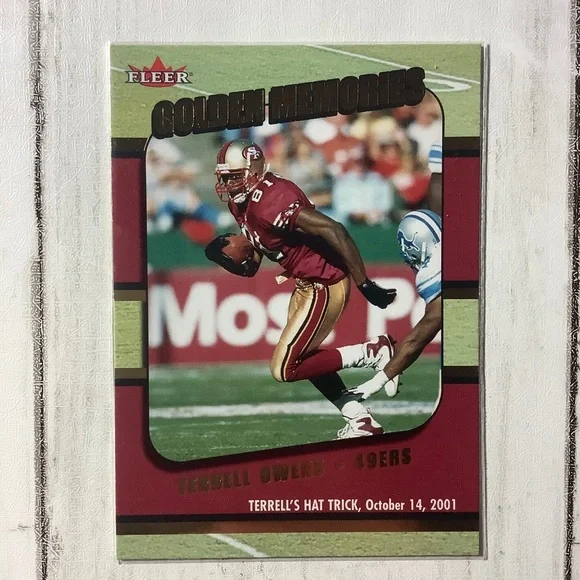 Terrell Owens 2002 Fleer Skybox #14 Football Card