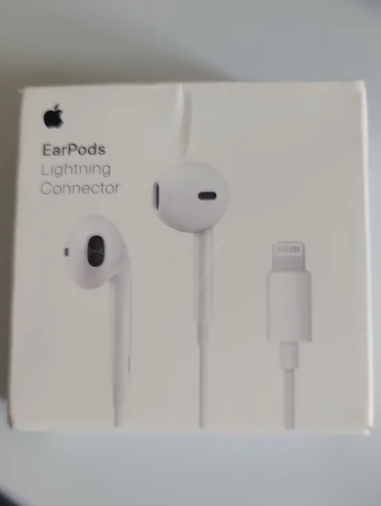 Apple EarPods with Lightning Connector - White