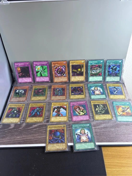 Yu-Gi-Oh! Lot of 20 Vintage Cards • Toon World • Harpie’s Brother • Mix LP/MP