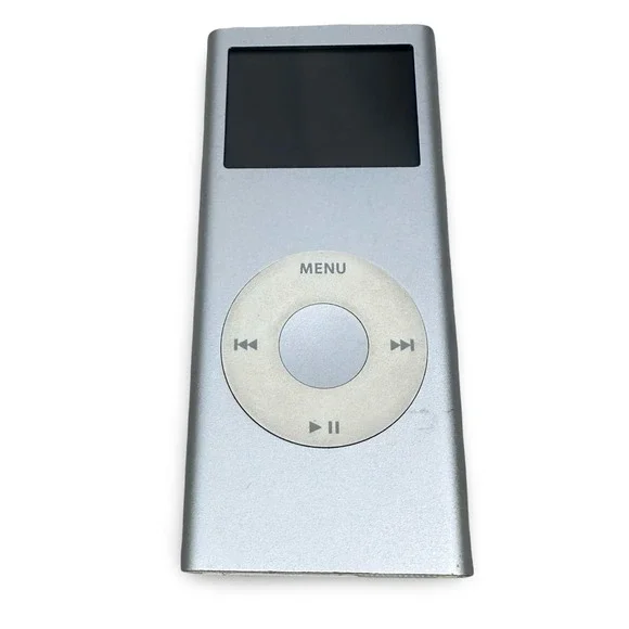 Apple iPod Nano 2nd Gen 4GB Silver A1199 MP3 Silver FOR PARTS REPAIR NO POWER