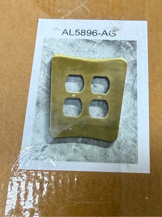 New🌟Anthropologie-Modernist Switch Plate - Gold