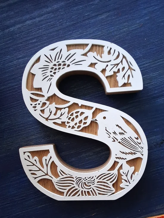 White Floral 'S' Monogram Wall Decor - Unbranded