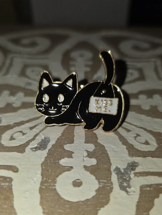 Kiss Me Black Cat Enamel Pin - Cute Cat Accessory