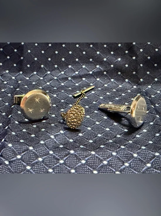 Gold-Tone Pineapple Lapel Pin for Men