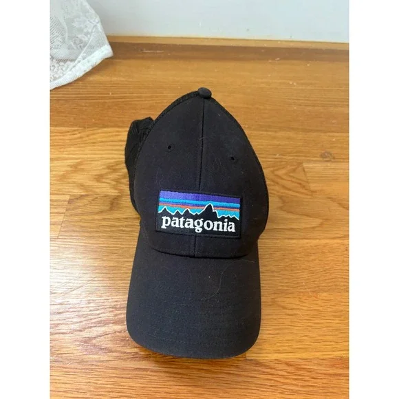 Patagonia P-6 Logo Trucker Hat Black Mesh Snapback Cap 38289