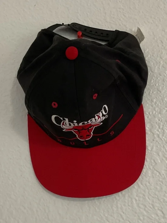 NBA Chicago Bulls Black and Red Snapback Hat