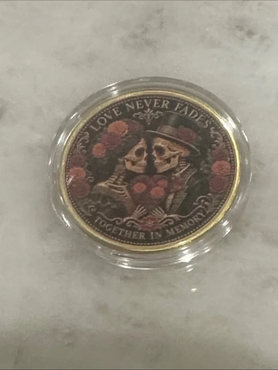 Day of the Dead 'Love Never Fades' Decorative Coin - Black & Gold