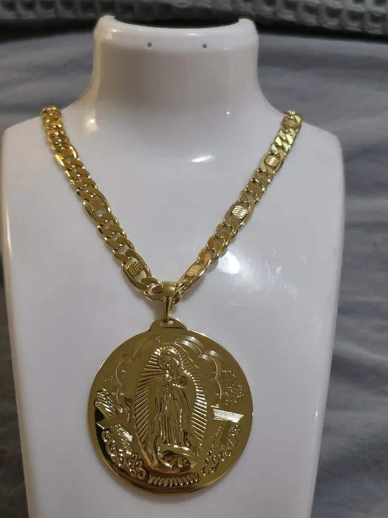 Gold-plated chain with a Virgin Mary pendant