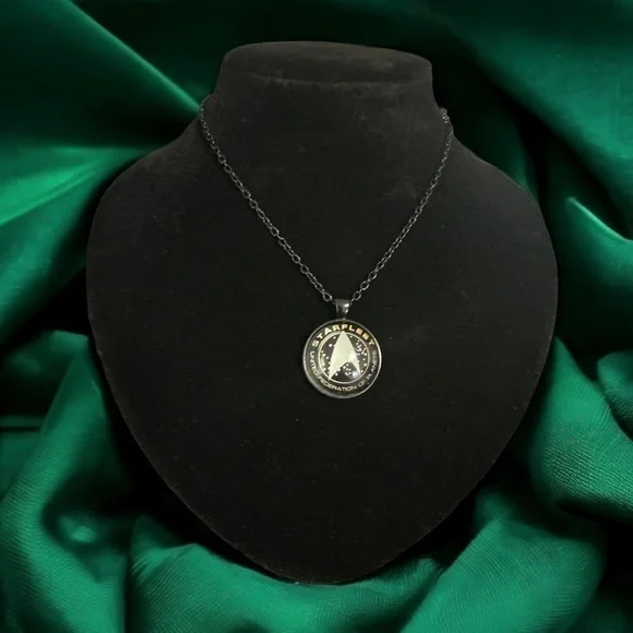 Star‎ Fleet Necklace​ 🦕