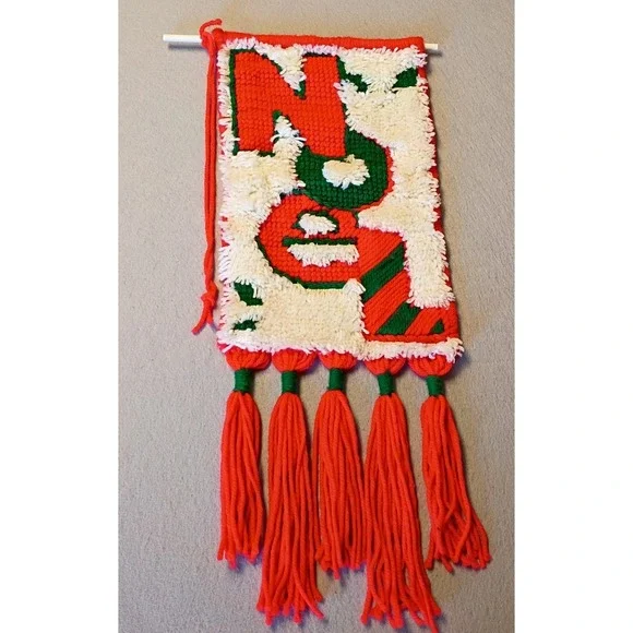 VTG MCM Latch Hook Wall Hanging Art Tapestry Christmas Noel Rug 29x11 Grandma‎