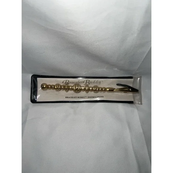 Bracelet Tool Buddy Jewelry Helper Fastening Aid For Necklace Gold Tone