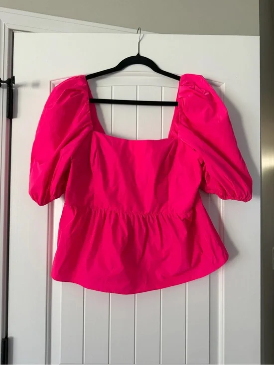 NWT Lilly Pulitzer Tianna Elbow sleeve top in size 14 - original retail $138