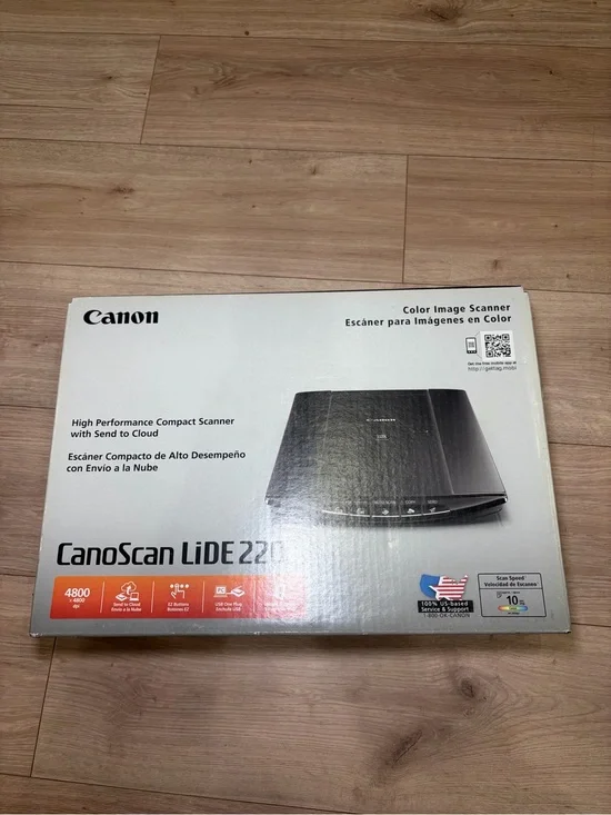 Canon CanoScan LiDE 220 Flatbed Color Scanner - Black