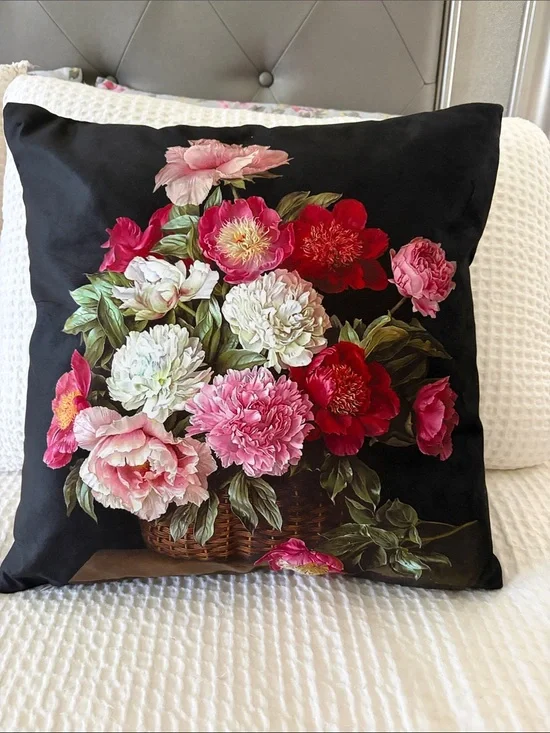 Decorative pillow covers like new condition